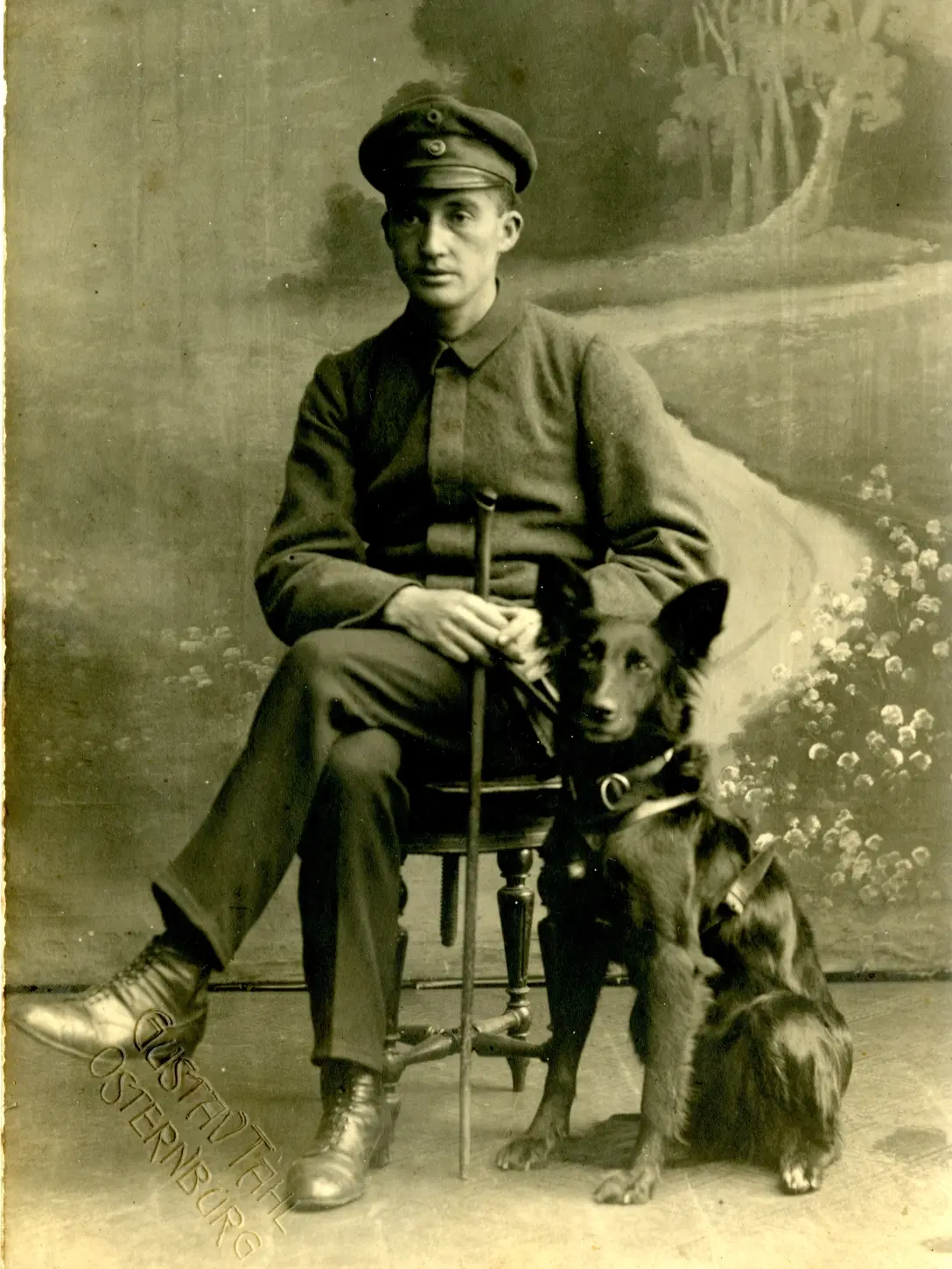 1916ドイツ ポール・フェイエン氏と盲導犬